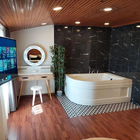Findikzade Seaside Flats In Lively Fatih Area Very Near Metro And Tourist Sights Istanbul
