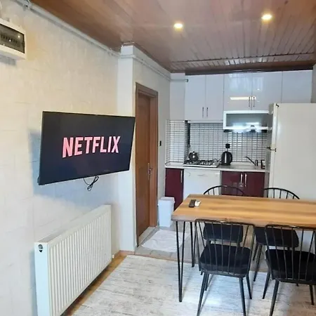 Apartment Findikzade Seaside Flats In Lively Fatih Area Very Near Metro And Tourist Sights