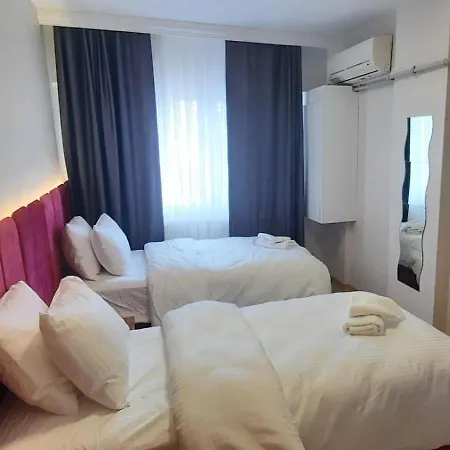 Findikzade Seaside Flats In Lively Fatih Area Very Near Metro And Tourist Sights Apartment