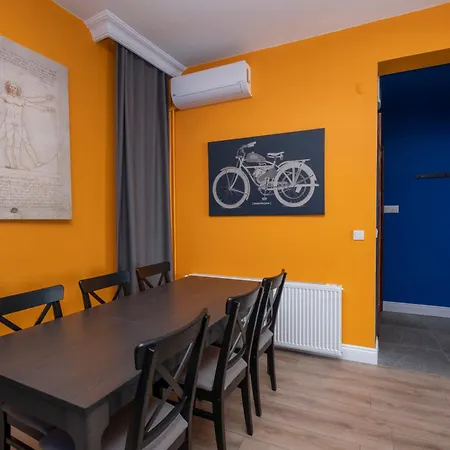 Apartament Hip Waterfront With A Striking View