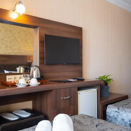 Ma Hotel *