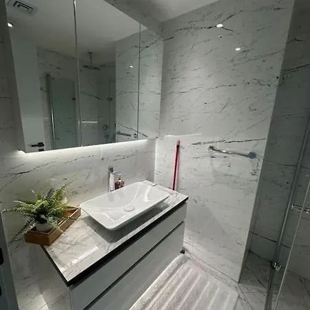 Lavish With 180 Ist View At 40f Gym Pool 89 Apartament