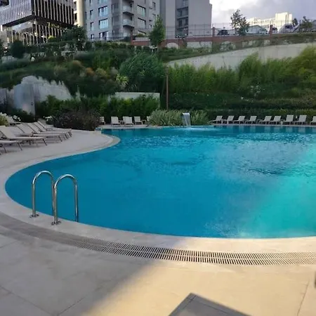 Elegant 2 Bedroom Sinpas Queen Gym Pools Istanbul
