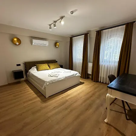 Hotel Optimist