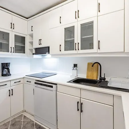 Flat With Excellent Location In Nisantasi * Istanbul