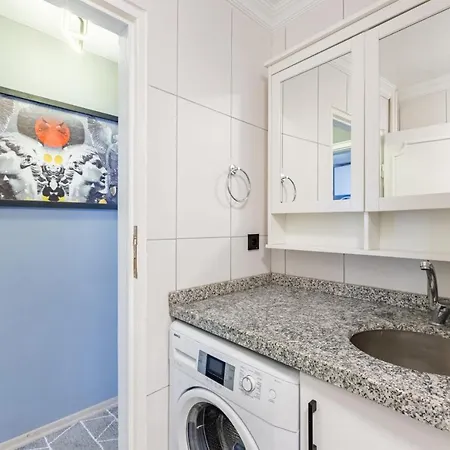 Flat With Excellent Location In Nisantasi