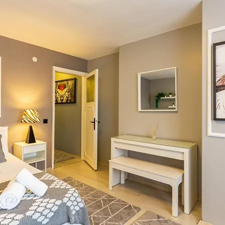 Apartment Flat With Excellent Location In Nisantasi Istanbul