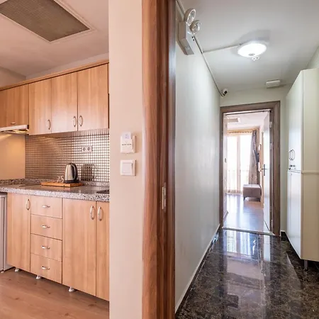 Lavin & Apartment *