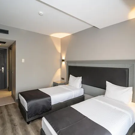 Hotel Grand S 4*