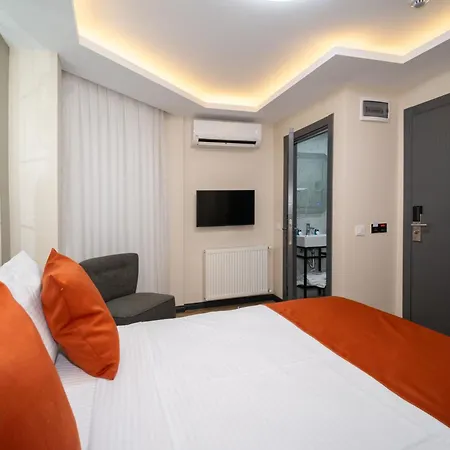 Robin Hotel