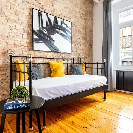 Apartament Charming Rustic 2bd2bath Heart Of Taksim! #364