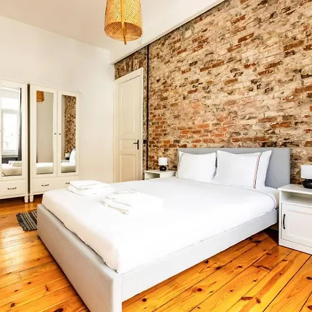 Apartament Charming Rustic 2bd2bath Heart Of Taksim! #364