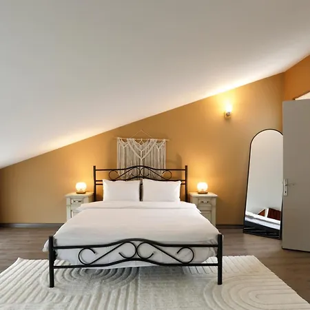 Apartment Triplex In The Heart Of Taksim For Big Groups And Familes