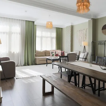 Apartment Triplex In The Heart Of Taksim For Big Groups And Familes Istanbul
