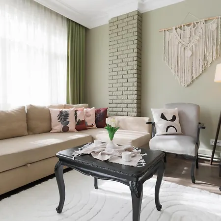 Triplex In The Heart Of Taksim For Big Groups And Familes Apartment *