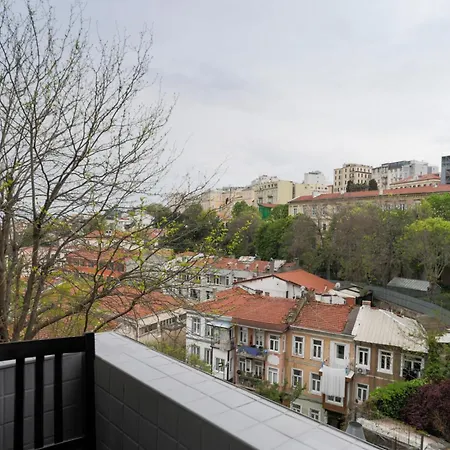 Triplex In The Heart Of Taksim For Big Groups And Familes Apartment