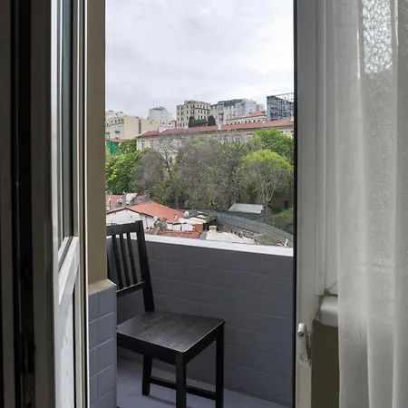 Triplex In The Heart Of Taksim For Big Groups And Familes