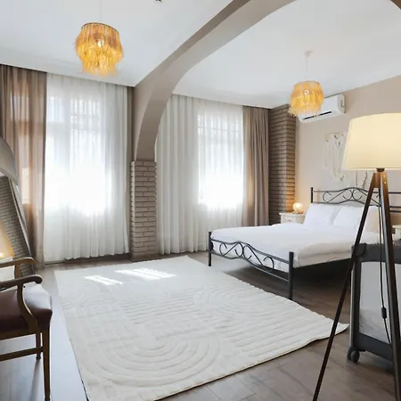 Triplex In The Heart Of Taksim For Big Groups And Familes Istanbul