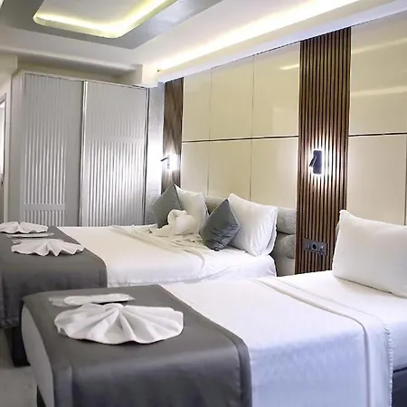 Amara Old & 3*