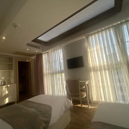 Hotel Elegance 4*
