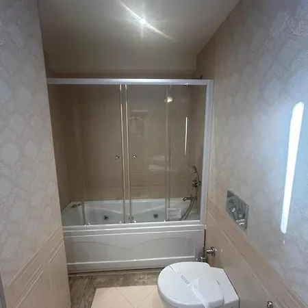 Elegance Hotel 4*