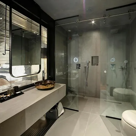 39 Kalamis Marina & Restaurant Hotel 3*