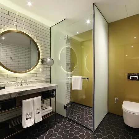 39 Kalamis Marina & Restaurant Hotel 3*