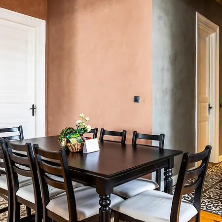 Charming Rustic 2bd2bath Heart Of Taksim! #364 Apartament Stambuł