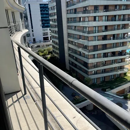 Cosy Awesome Furnished Apartment *
