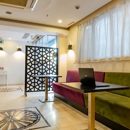 Beyoglu Mls לינה וארוחת בוקר