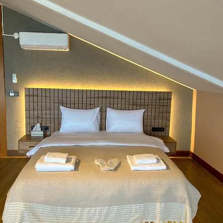 Hotel Marina Fener & *