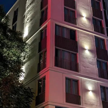 Otel Noble Pangalti *