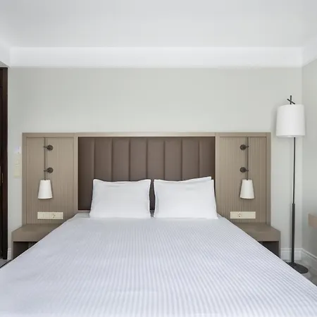 Otel Noble Pangalti *