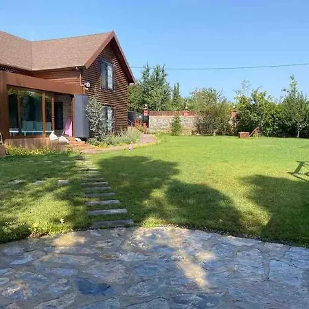 Villa Tuzlada Ferah Alani Havuz,bahce Ve Tuem Rahatliklar Kisiye Oezel Alan