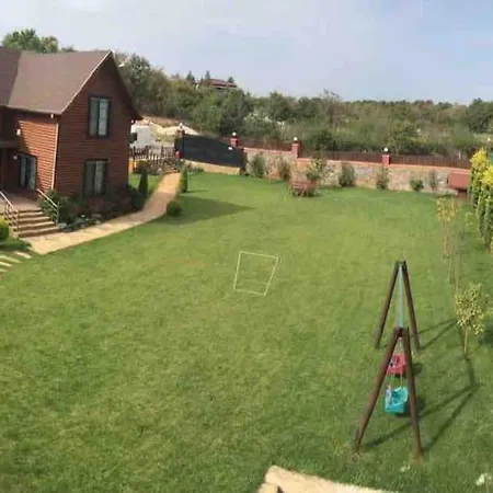 Villa Tuzlada Ferah Alani Havuz,bahce Ve Tuem Rahatliklar Kisiye Oezel Alan *