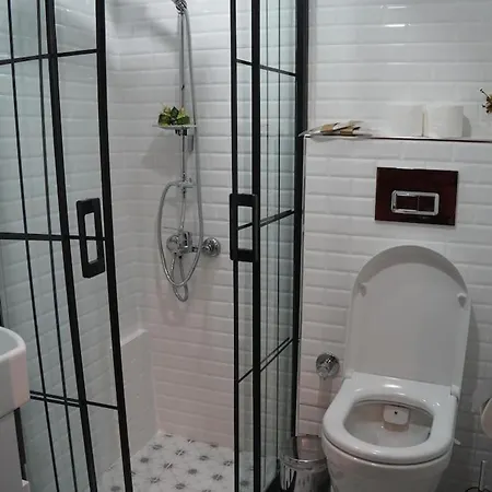 Beyoglu'nda Tarihi Apartment