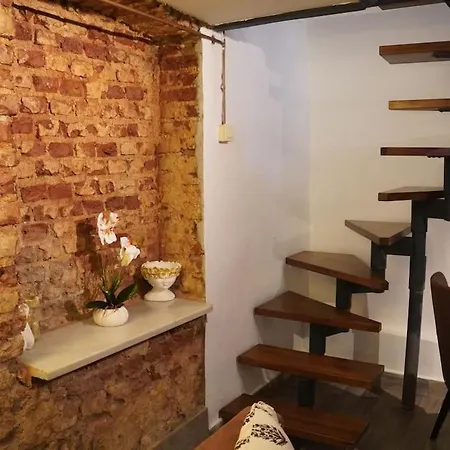 Beyoglu'nda Tarihi Apartment *