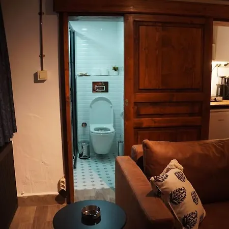 Beyoglu'nda Tarihi Apartment