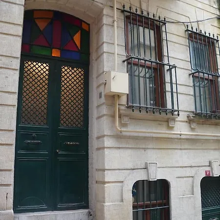 Beyoglu'nun Kalbinde Yueksek Tavanli Apartment Istanbul