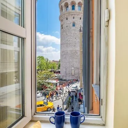 Smashing Flat At The Heart Of Galata