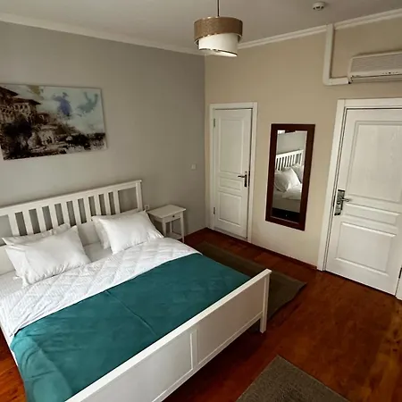 Lia Besiktas Istanbul