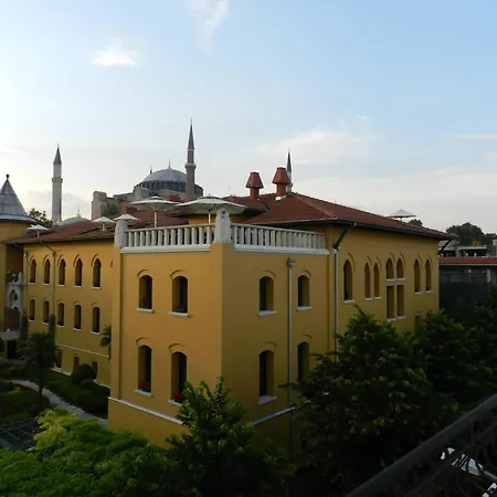 Hotel Berk - Grandma's House Istanbul