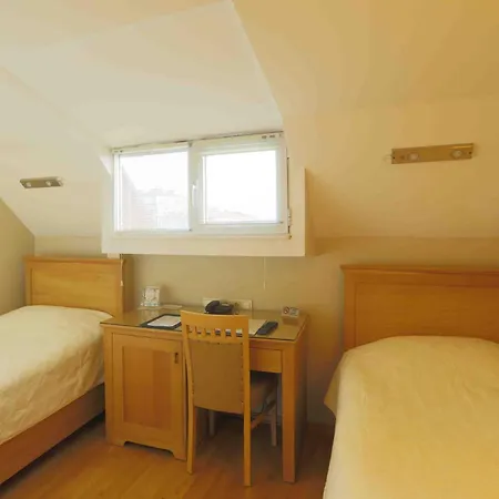 Expocity Hotel 3*