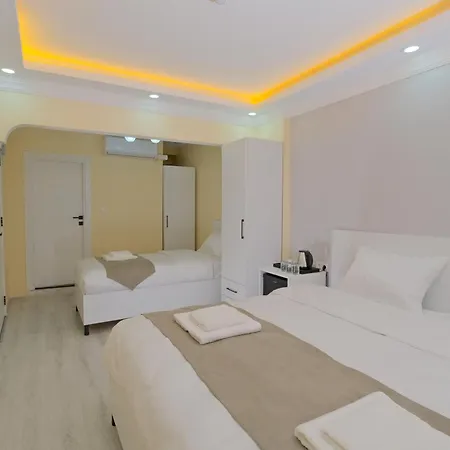 Lucky Hotel