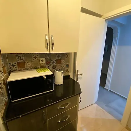 Apartment New Flat,3br,ac, 200 Mt To Taksim Istanbul