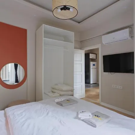 Apartment By Abraham Galata