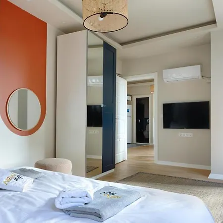 Apartment By Abraham Galata