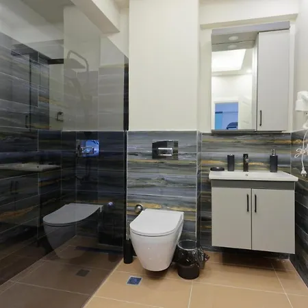 Apartment By Abraham Galata *