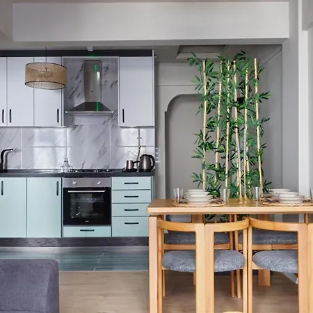 Apartment By Abraham Galata *