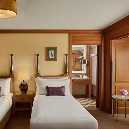 Divan Hotel 5*